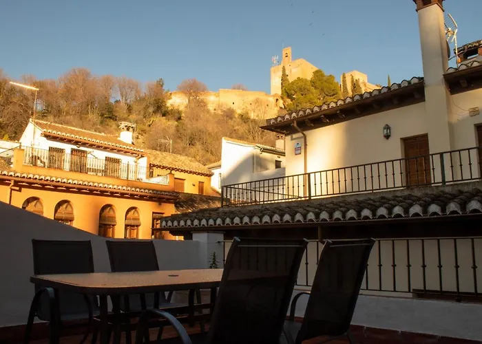 Ático con terraza en Cuesta Gomérez